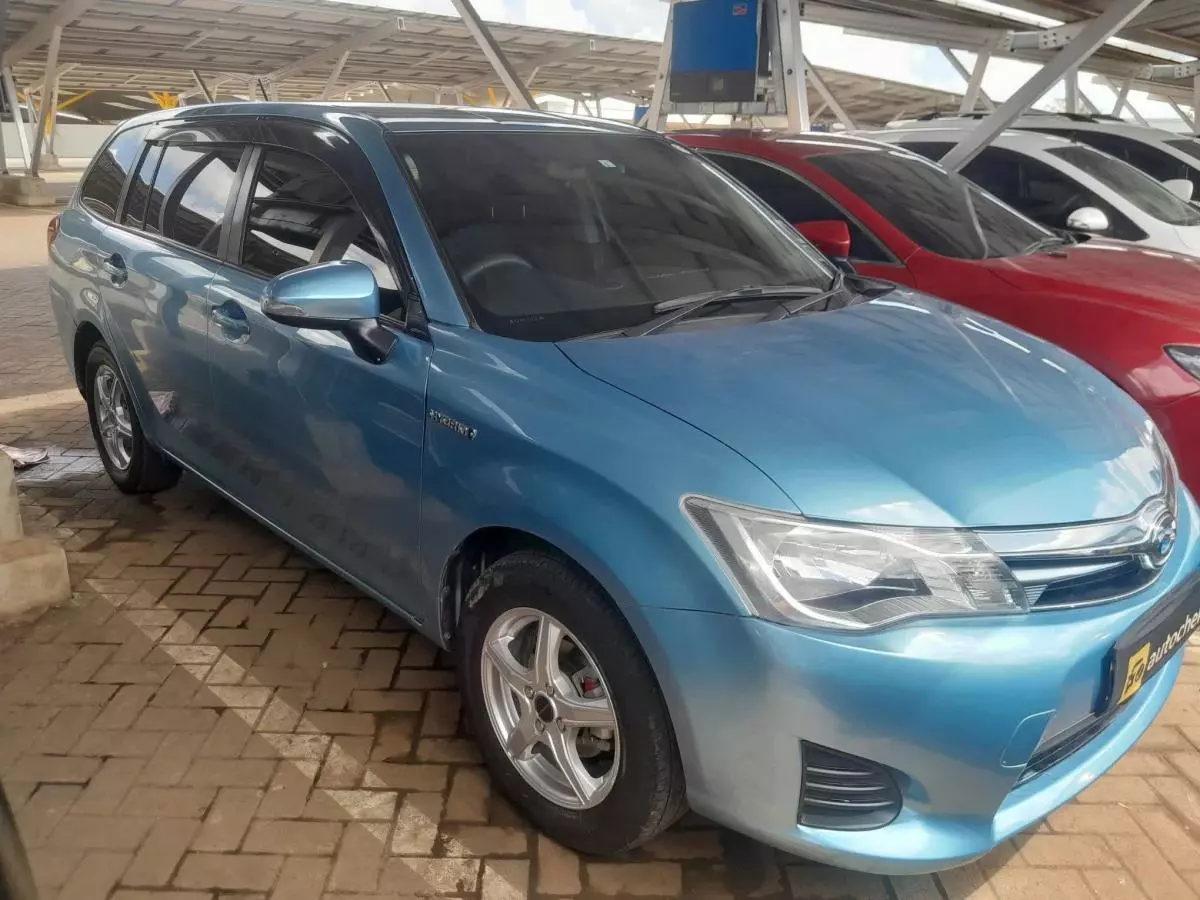 Toyota Fielder hybrid    - 2015