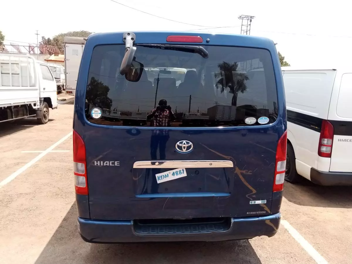 Toyota Hiace   - 2012