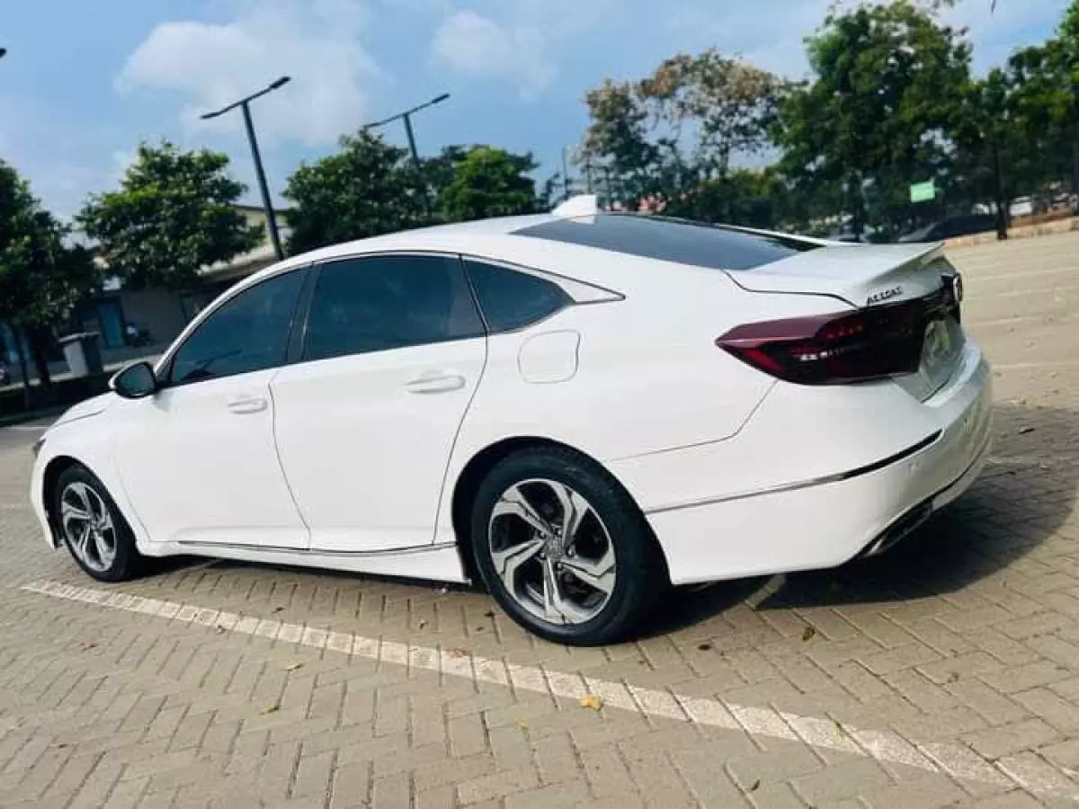 Honda Accord   - 2018