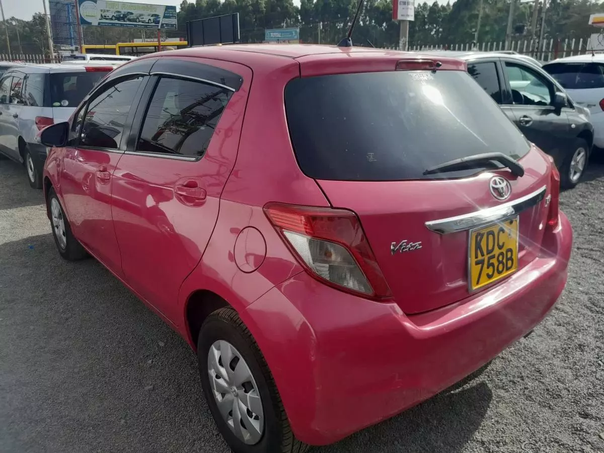 Toyota Vitz Jewela - 2013
