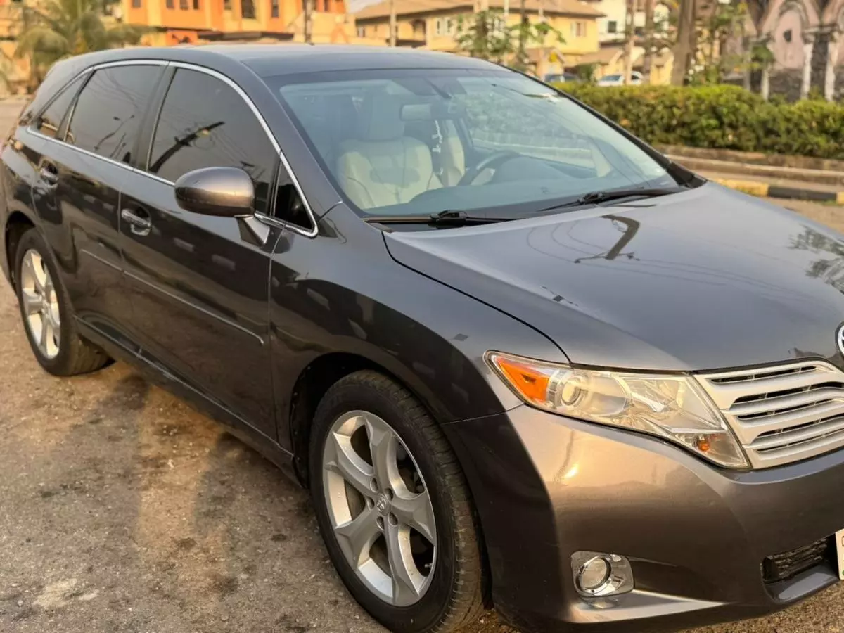 Toyota Venza   - 2010