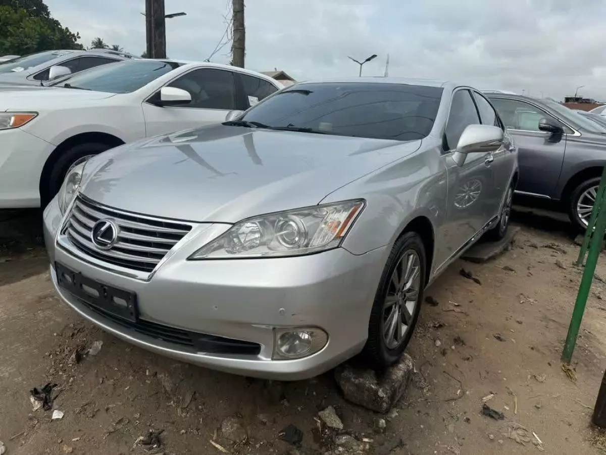 Lexus ES 350   - 2012