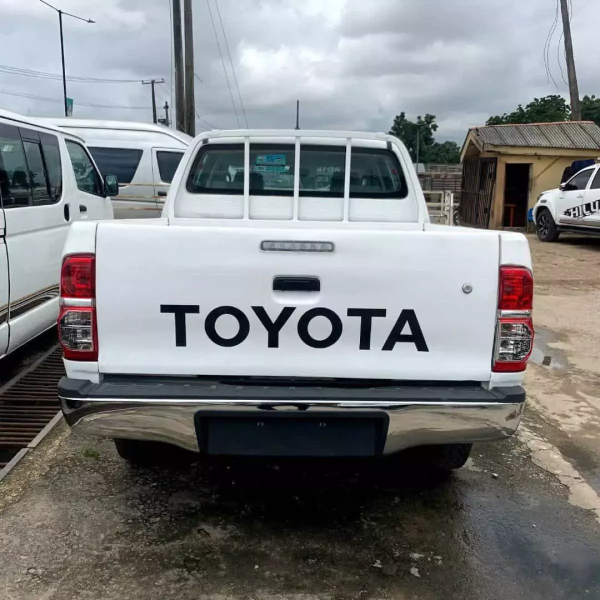 Toyota Hilux   - 2009