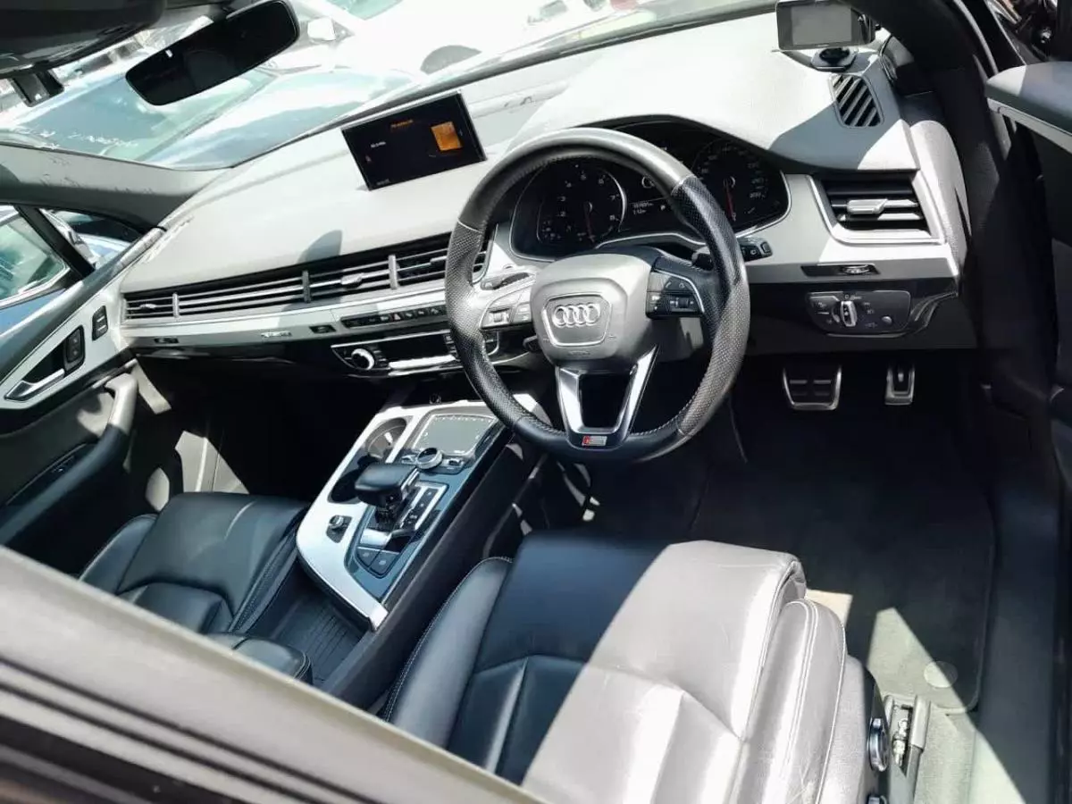 Audi Q7   - 2016