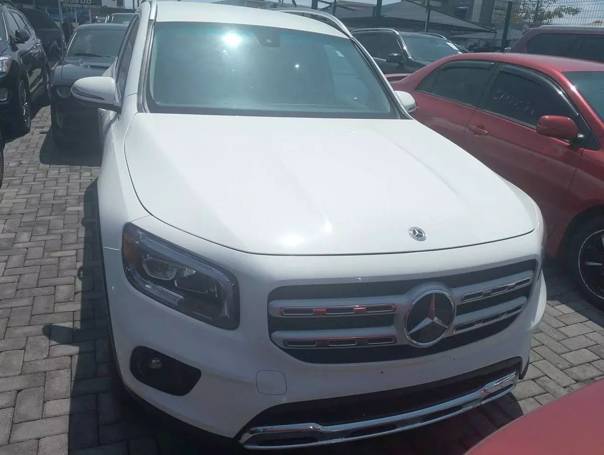 Mercedes-Benz GLB 250   - 2021