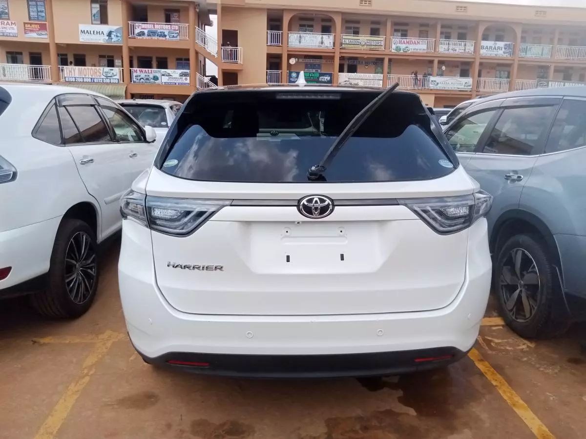 Toyota Harrier   - 2015