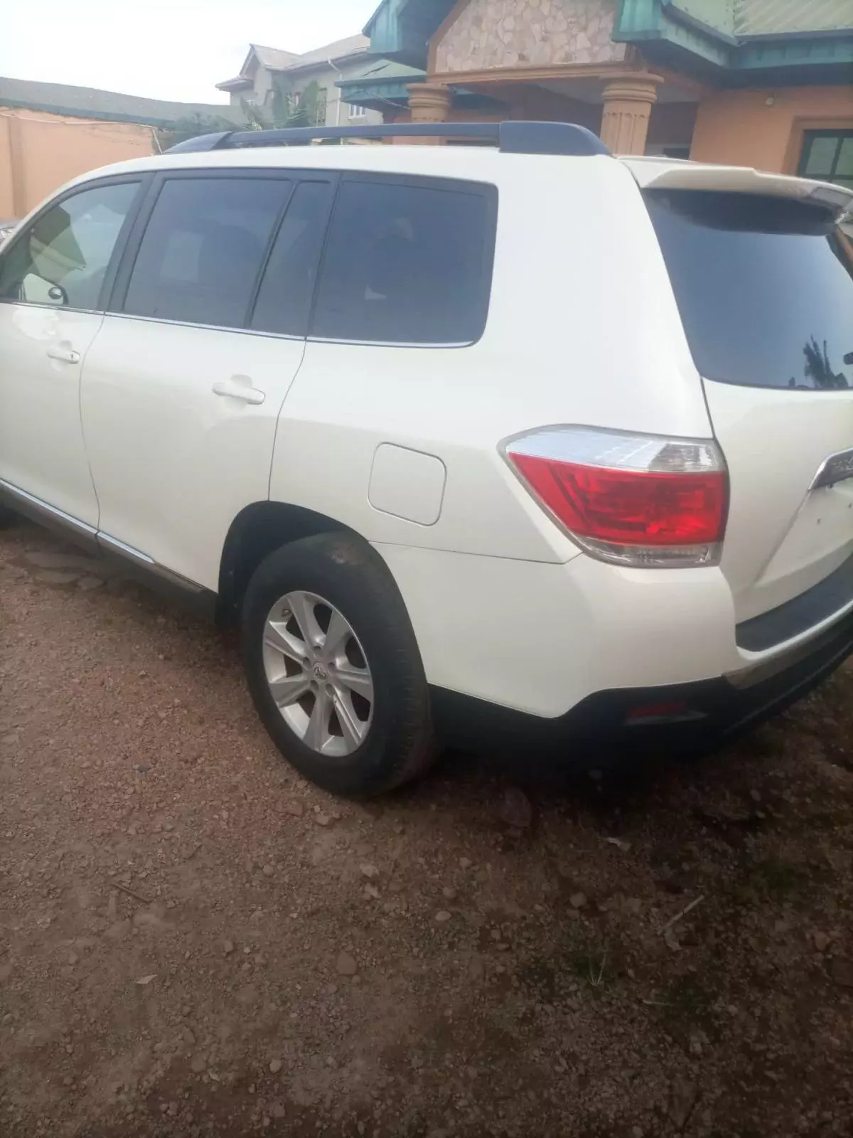 Toyota Highlander   - 2011