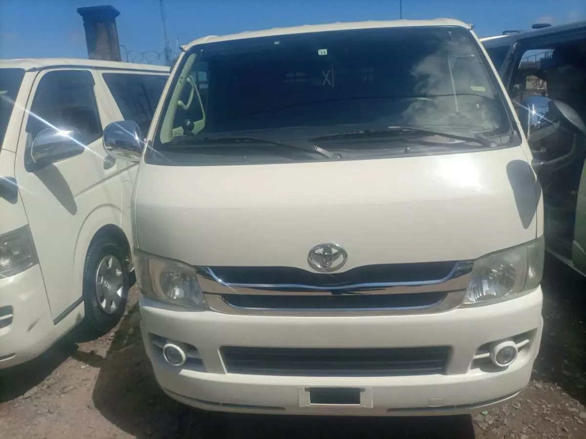 Toyota Hiace   - 2010