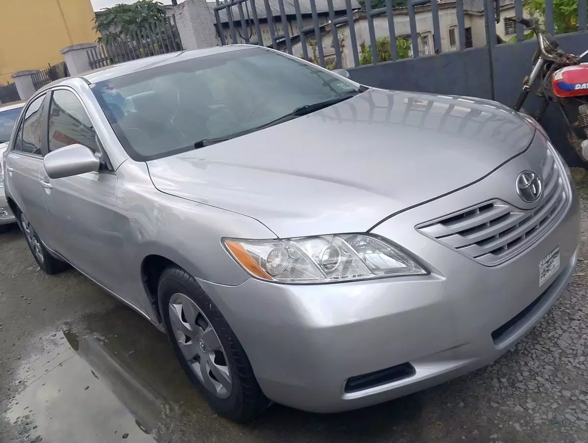 Toyota Camry   - 2007