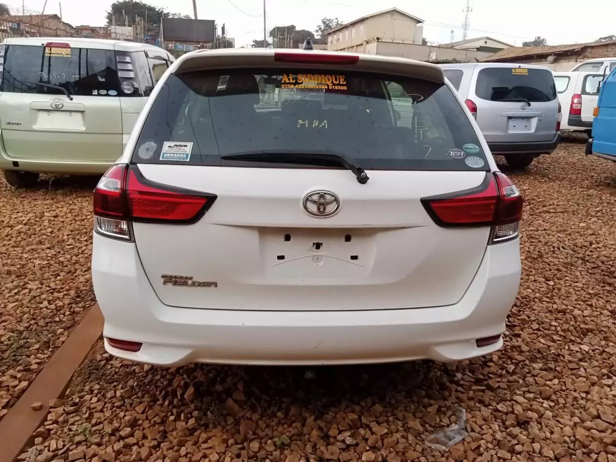 Toyota Fielder hybrid    - 2015