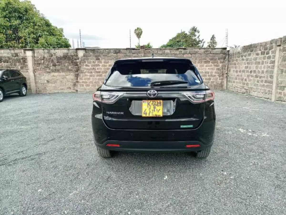 Toyota Harrier   - 2017