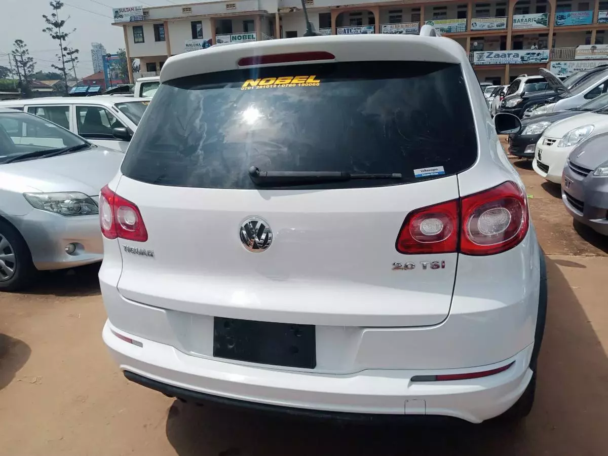 Volkswagen Tiguan - 2009