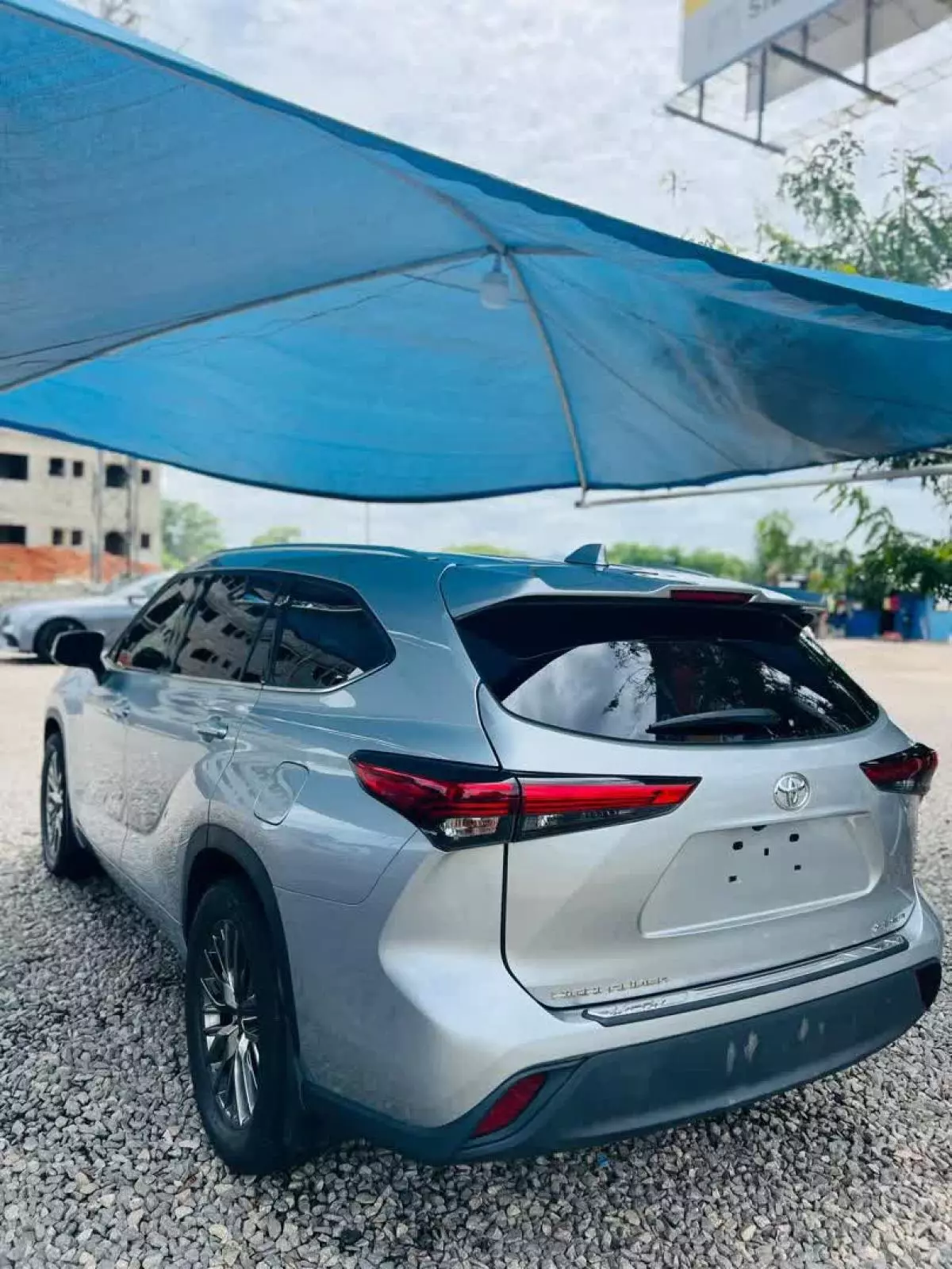 Toyota Highlander   - 2021