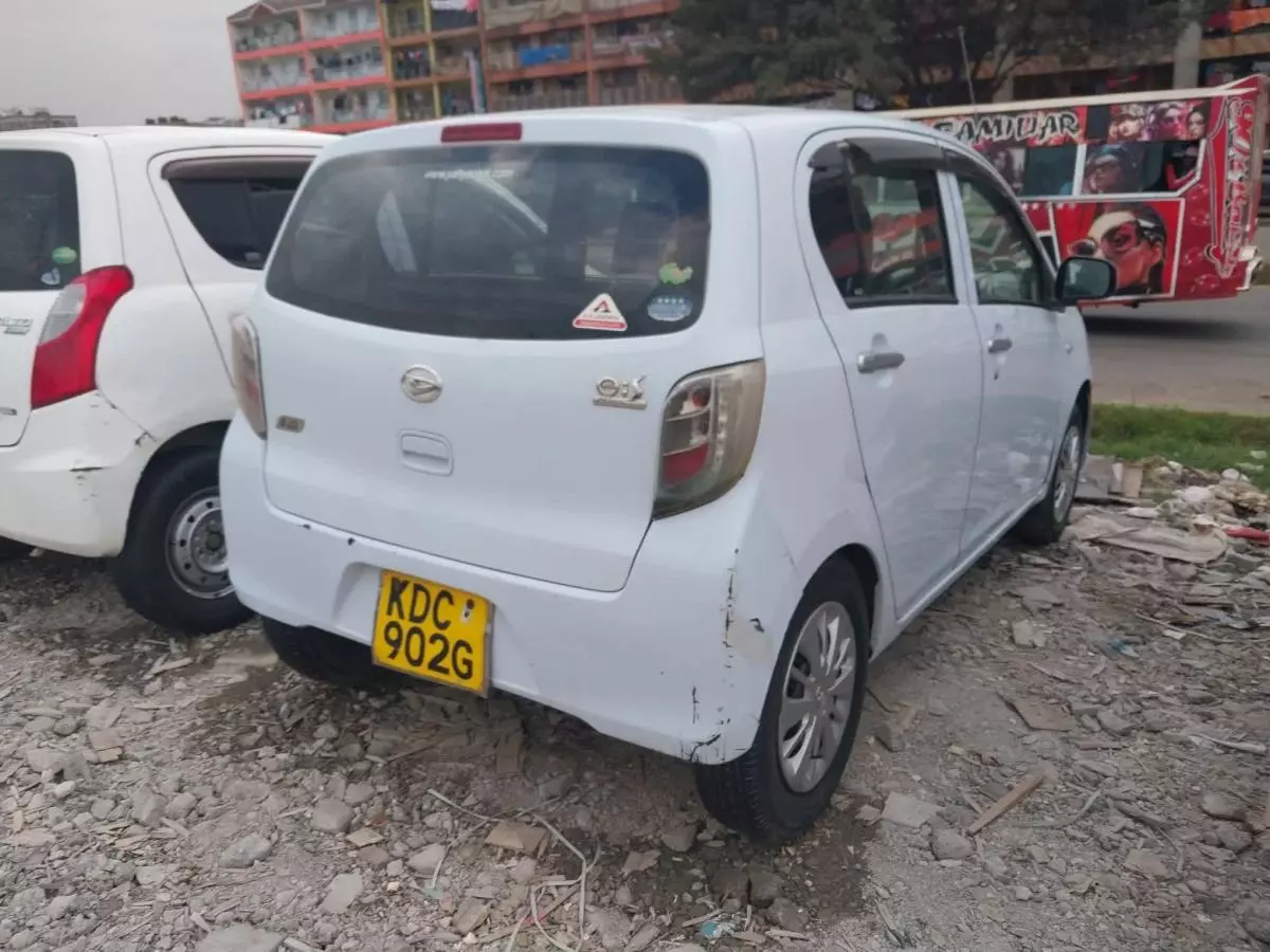 Daihatsu Mira    - 2013