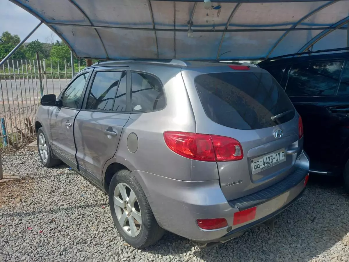 Hyundai Santa Fe   - 2007