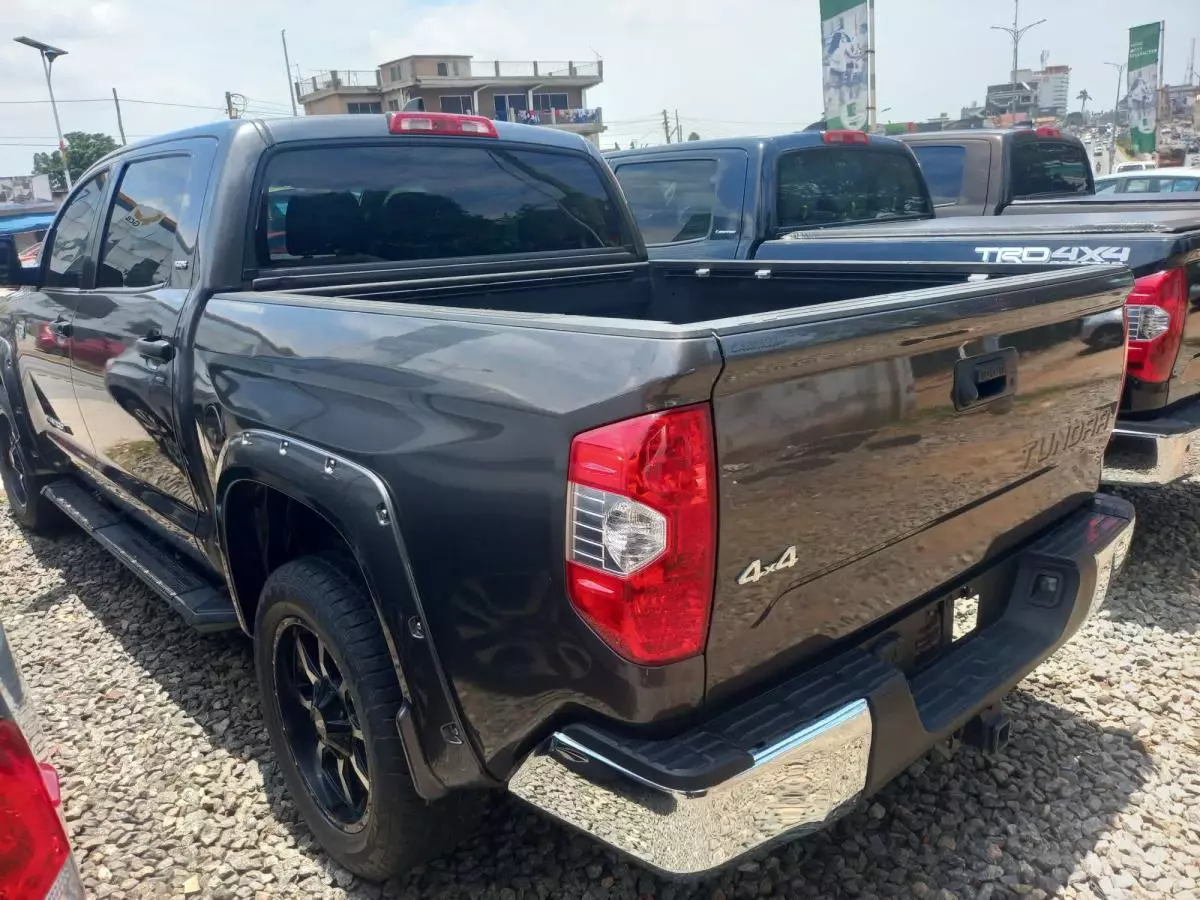 Toyota Tundra   - 2020