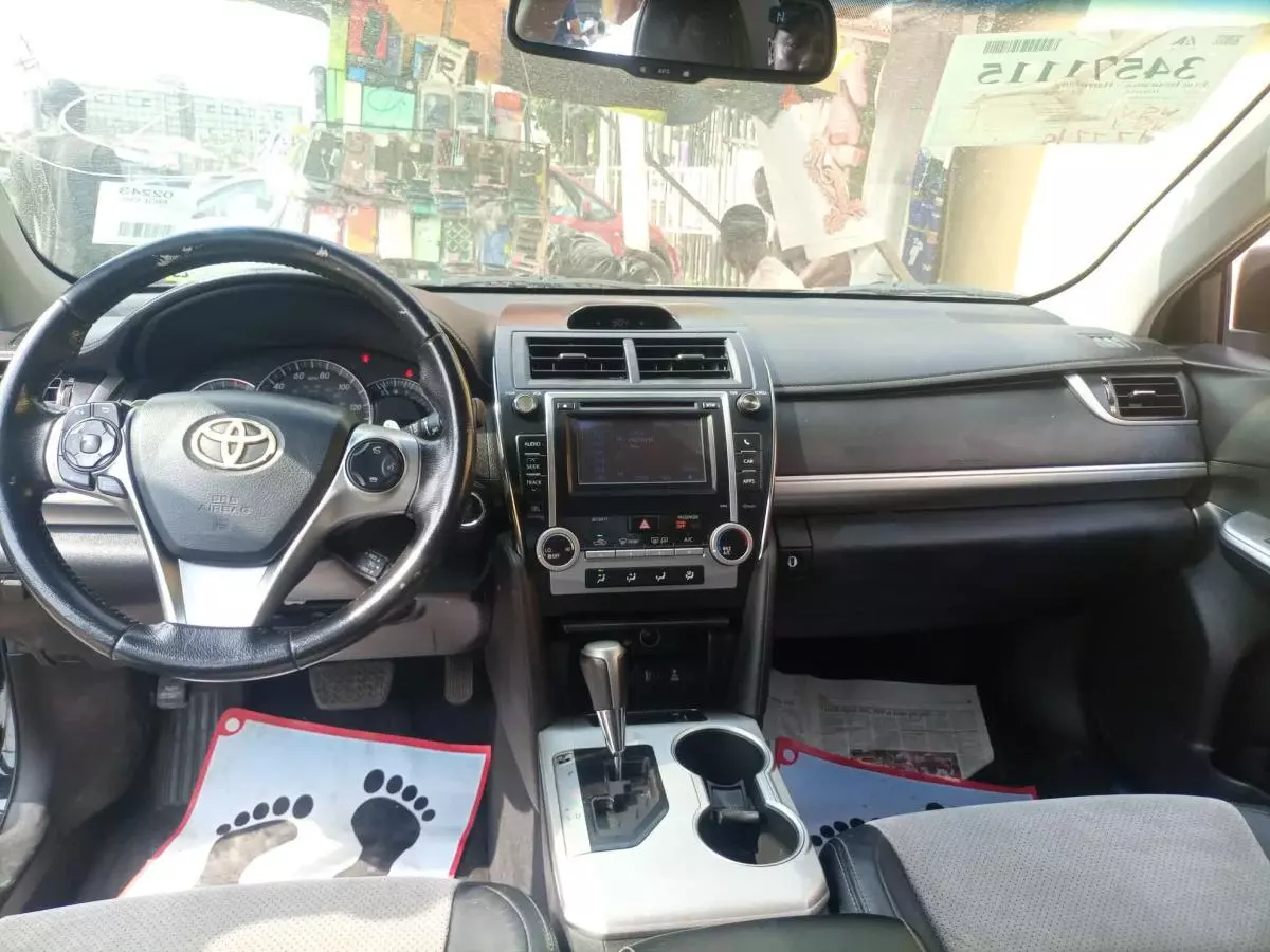 Toyota Camry - 2012