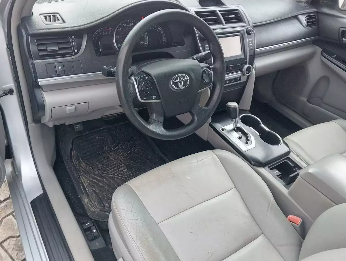 Toyota Camry   - 2013