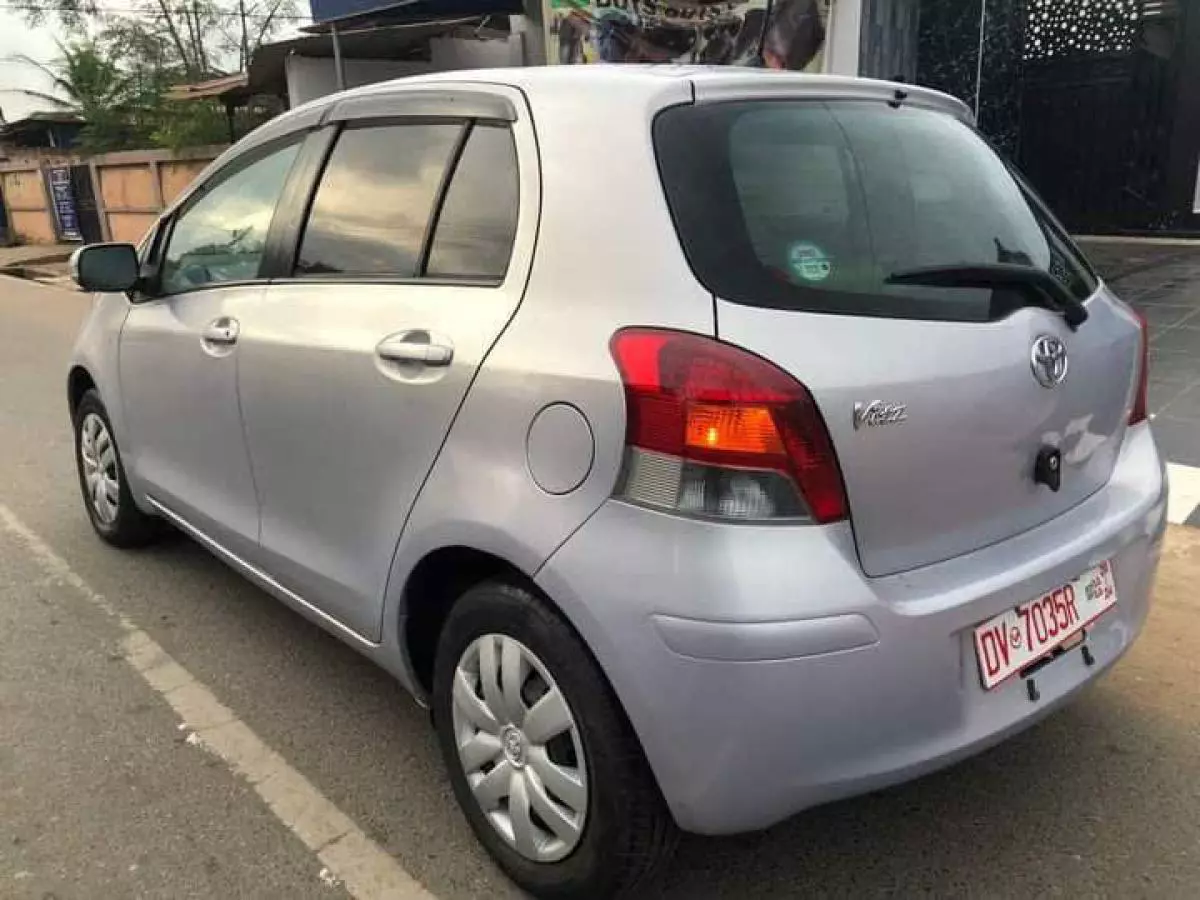 Toyota Vitz   - 2010