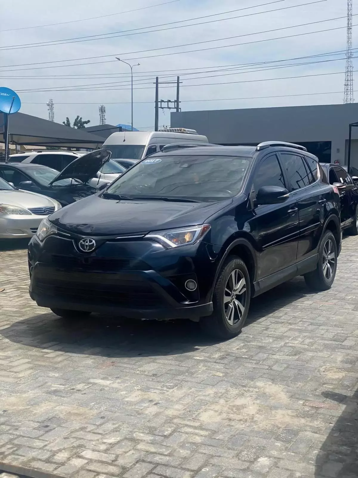 Toyota Rav4   - 2017