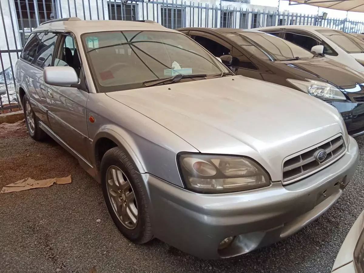 Subaru Legacy    - 2002