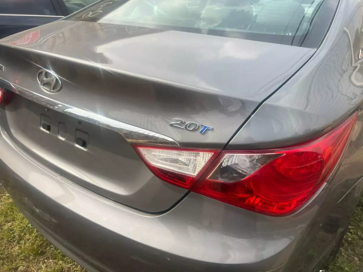 Hyundai Sonata   - 2013