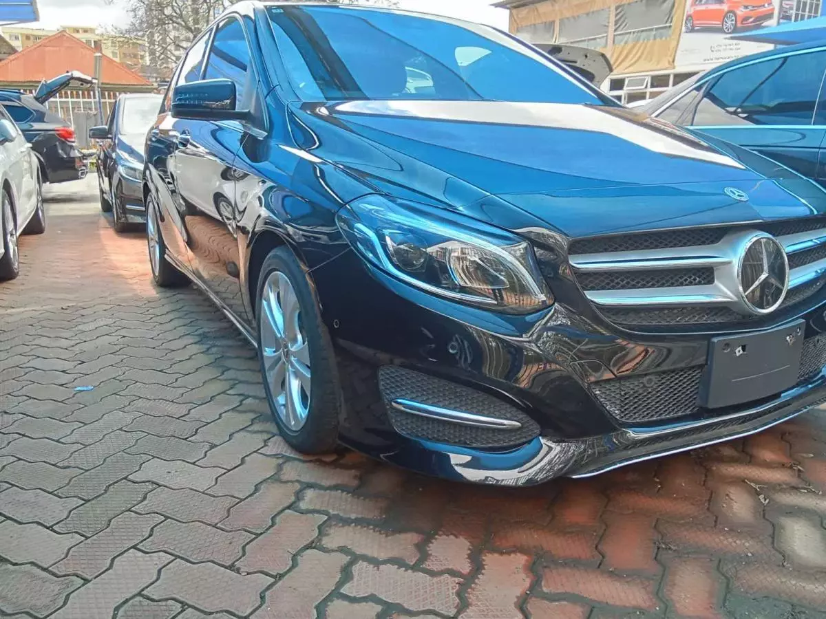 Mercedes-Benz B 180   - 2017