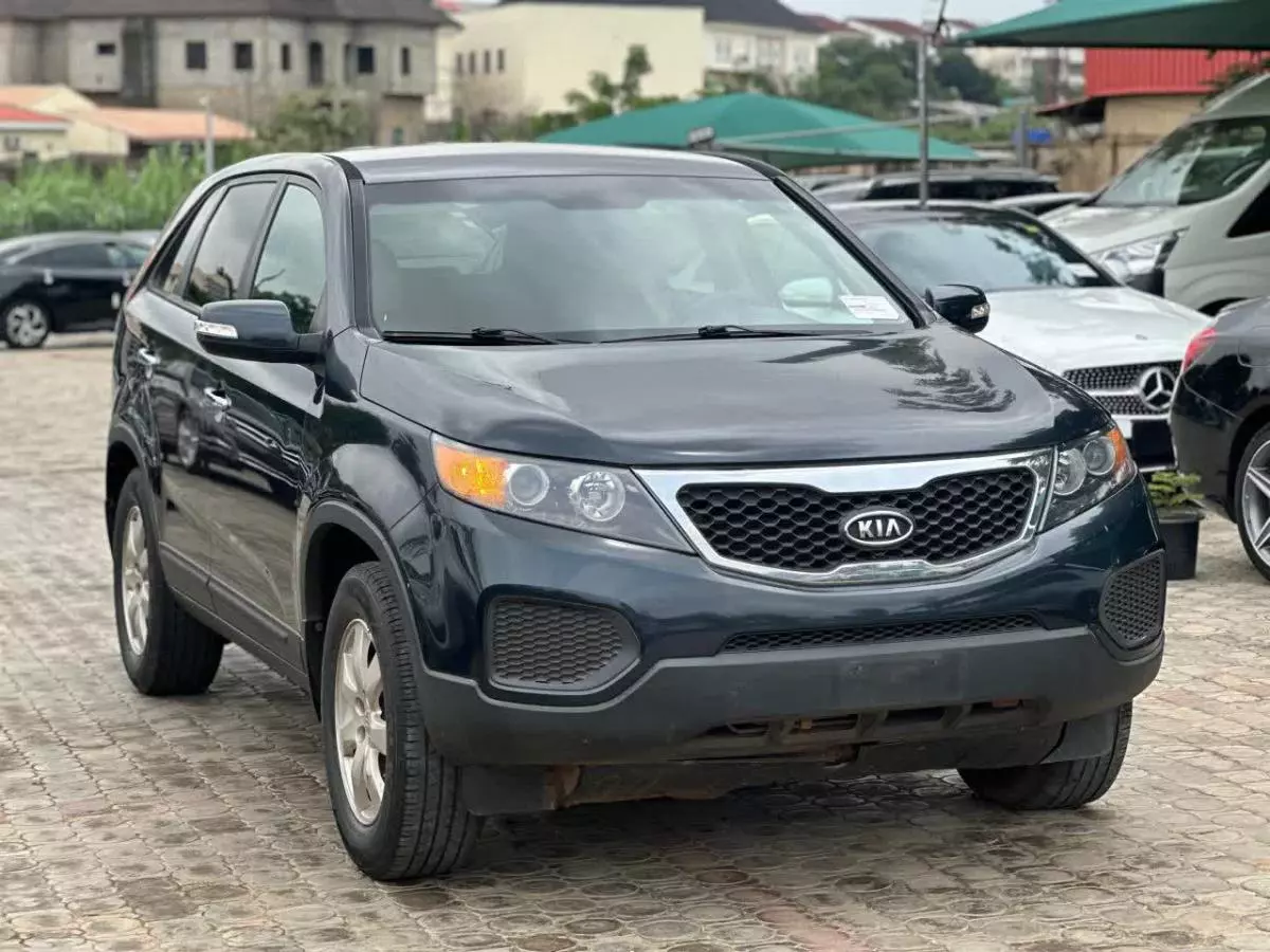 KIA Sorento   - 2012