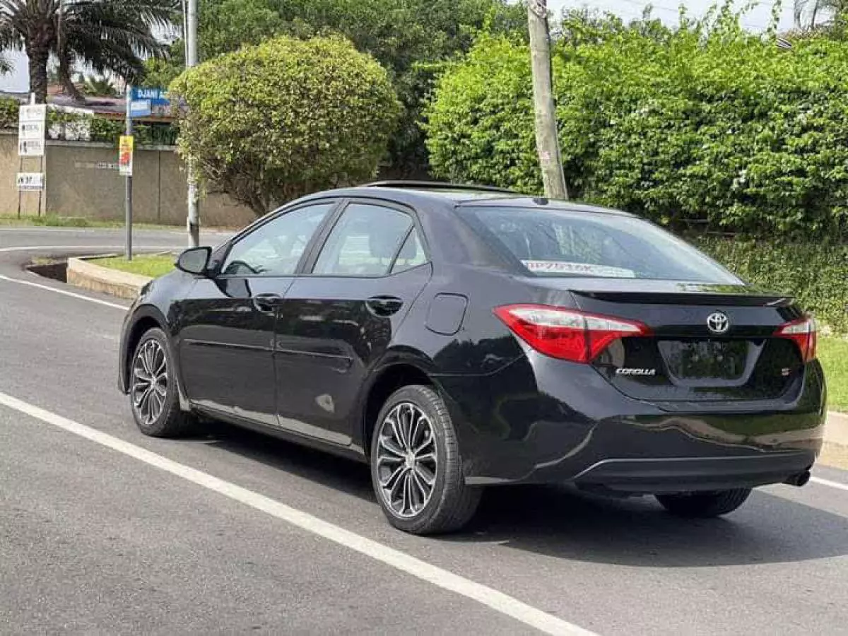 Toyota Corolla   - 2015