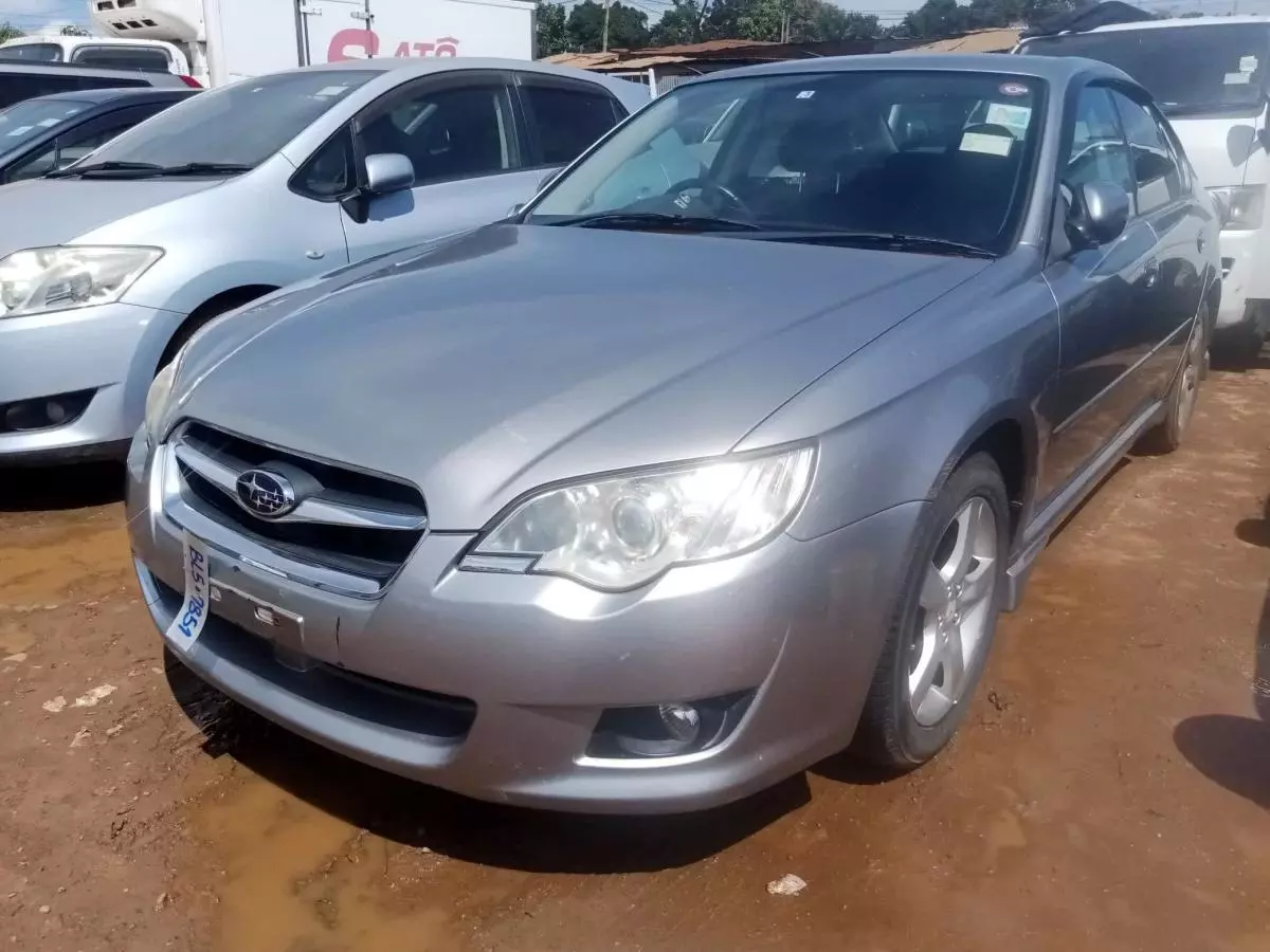 Subaru Legacy   - 2009