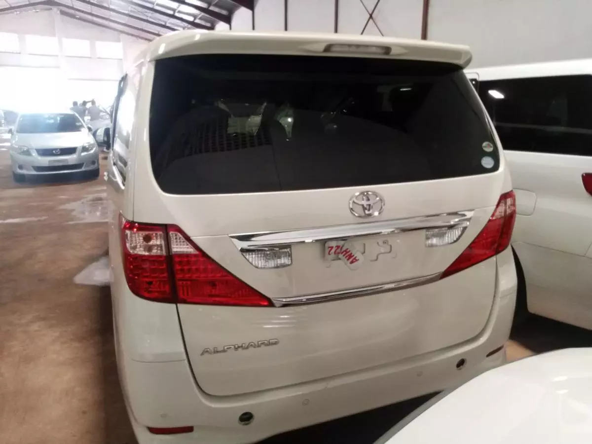 Toyota Alphard   - 2009