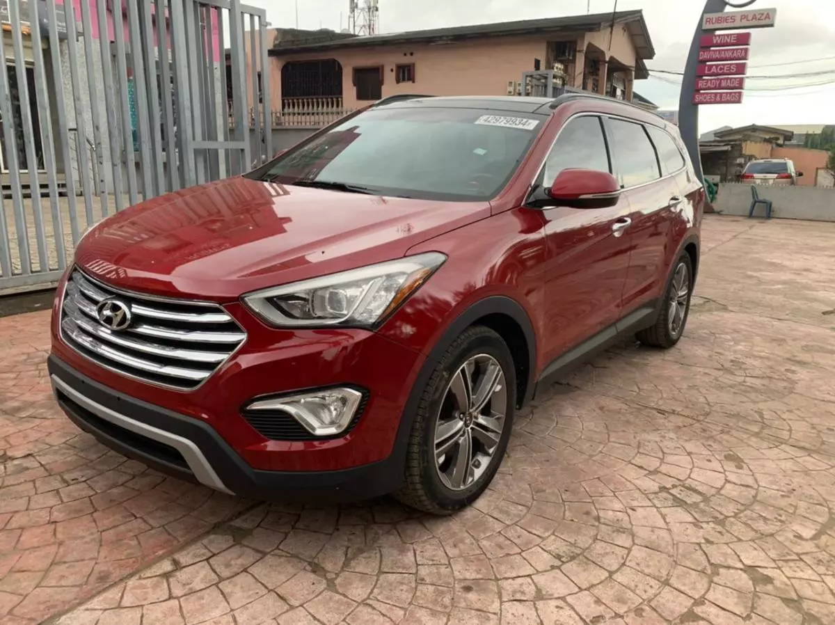 Hyundai Santa Fe   - 2013