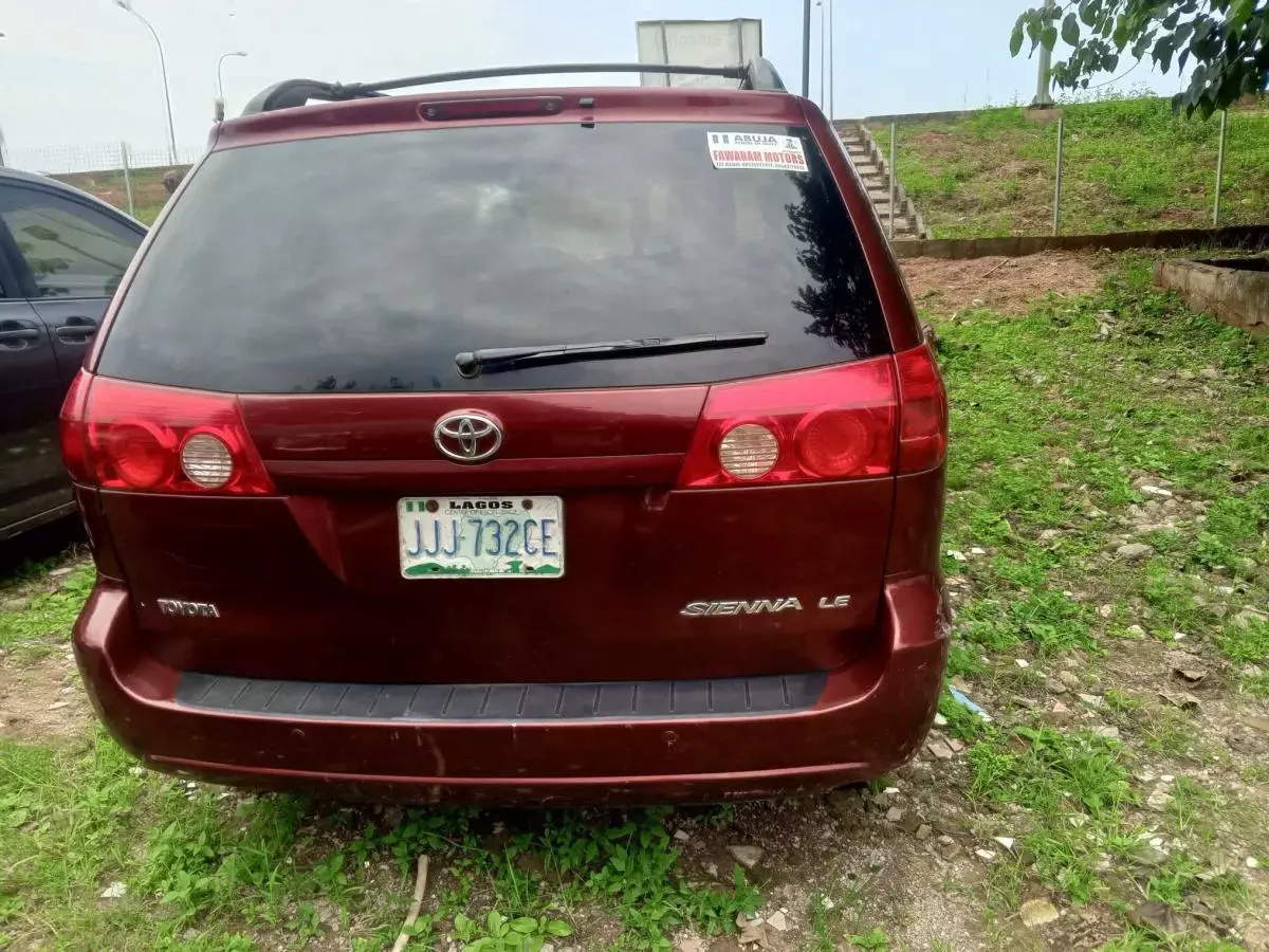 Toyota Sienna   - 2008