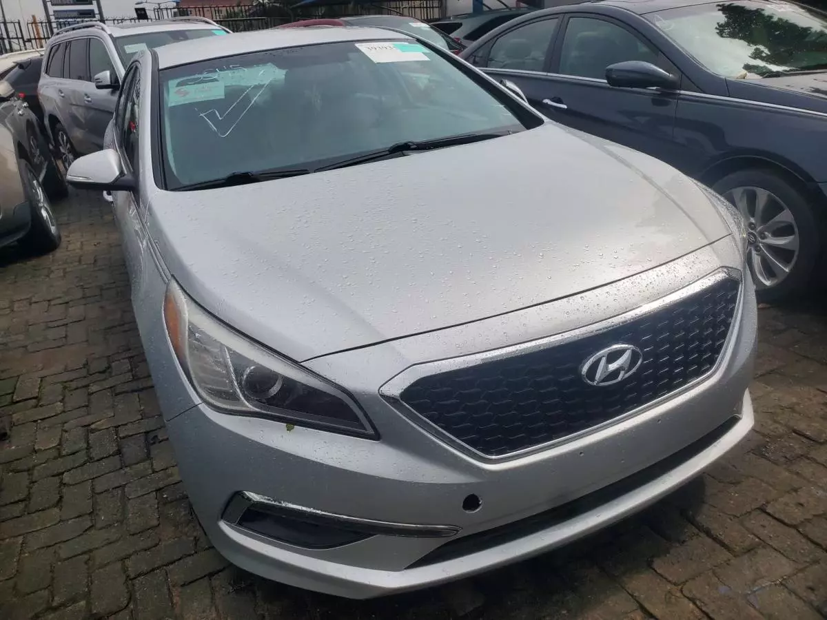 Hyundai Sonata   - 2016