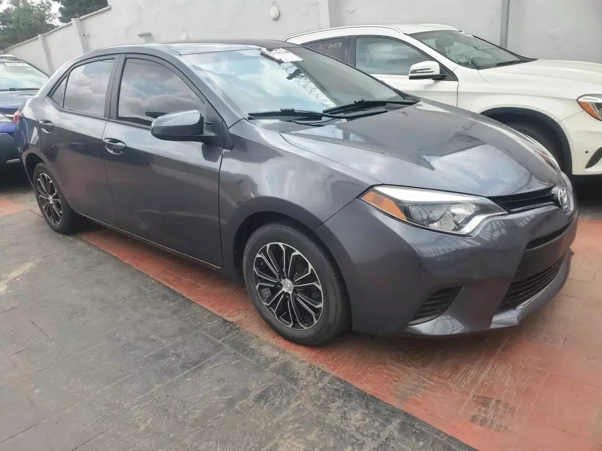 Toyota Corolla   - 2016