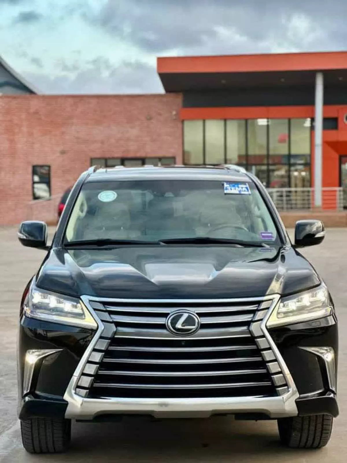 Lexus 570   - 2019