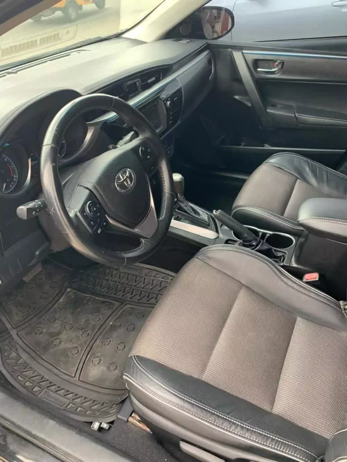 Toyota Corolla   - 2014