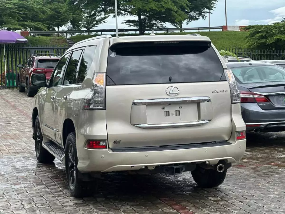 Lexus GX 460   - 2011