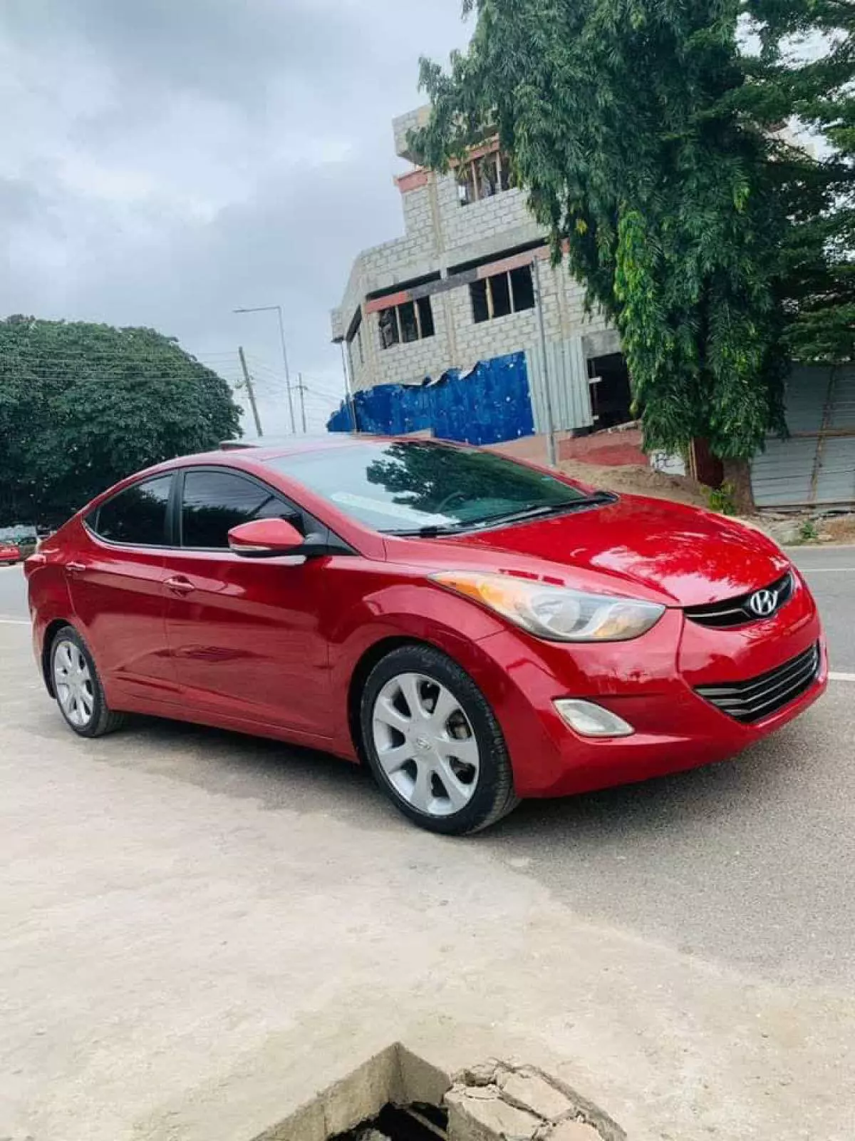 Hyundai Elantra   - 2013