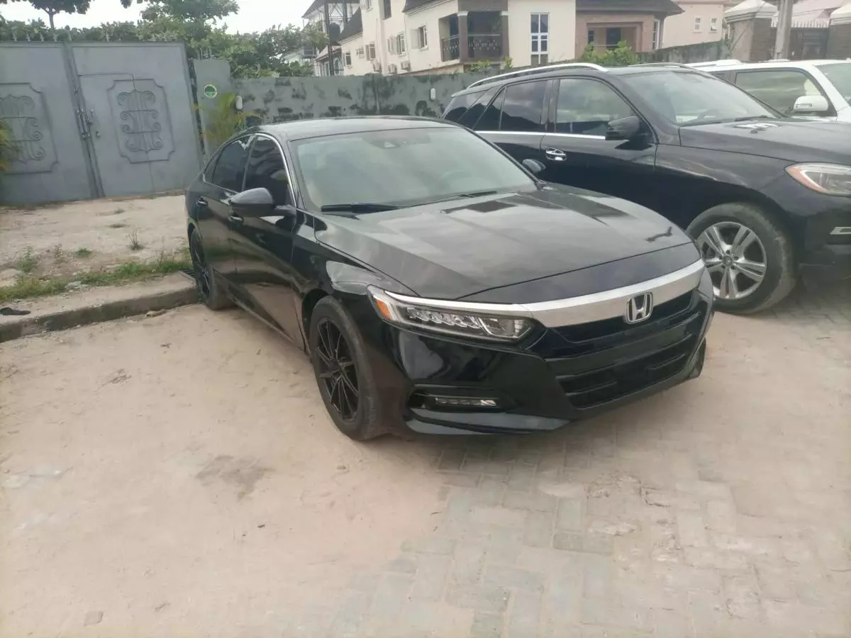 Honda Accord   - 2018