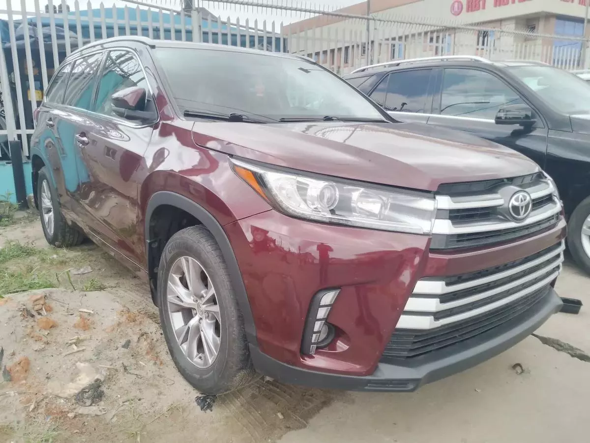 Toyota Highlander   - 2015