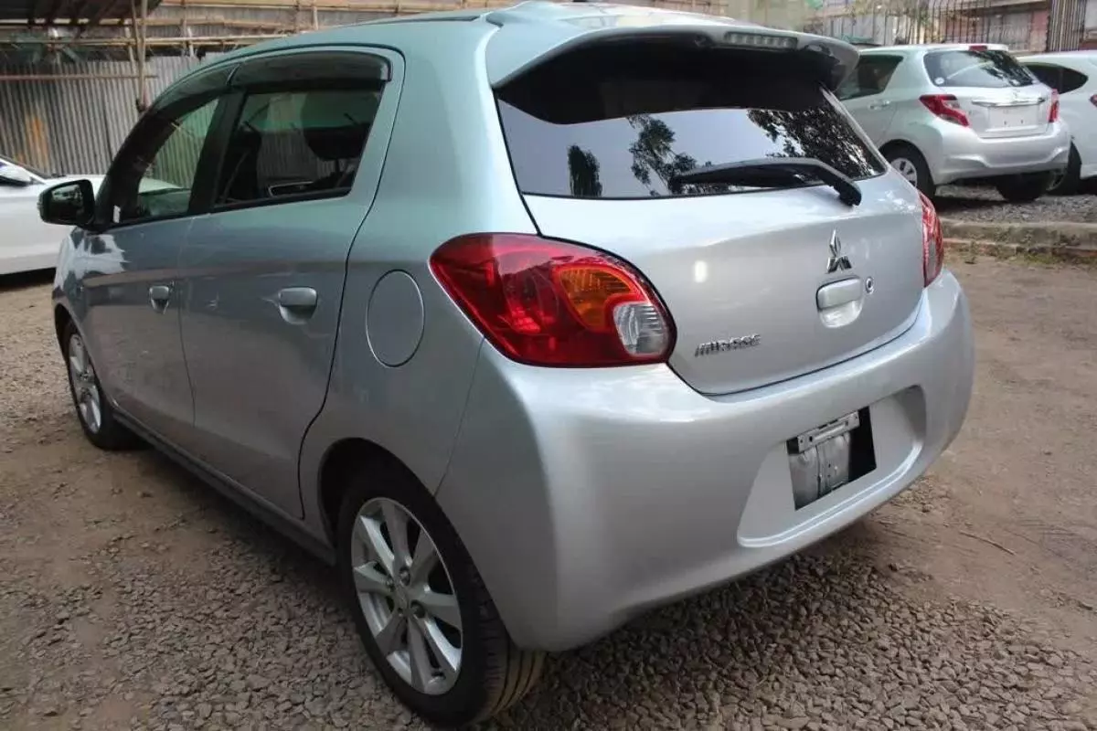 Mitsubishi Mirage - 2015