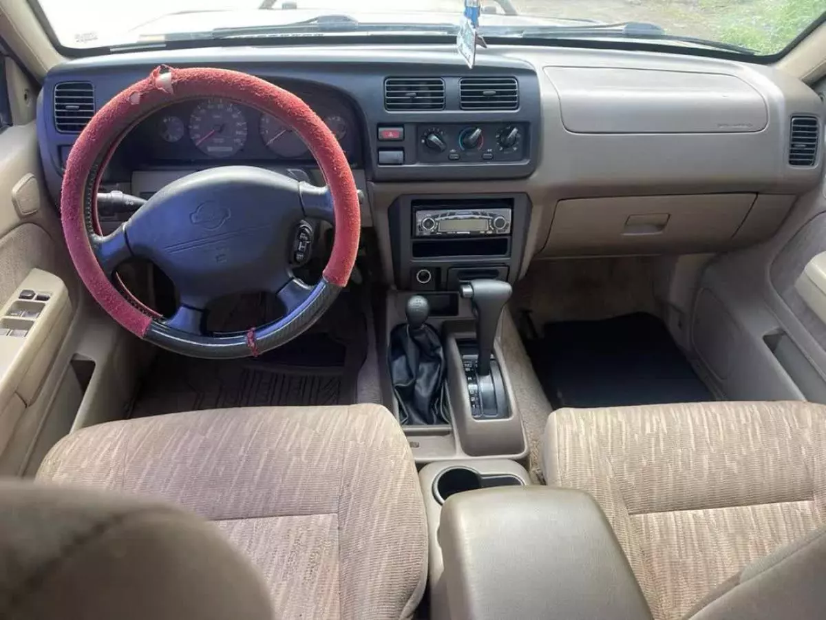 Nissan Frontier   - 2000