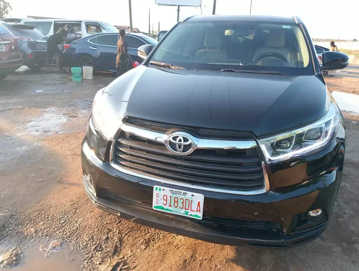 Toyota Highlander   - 2014