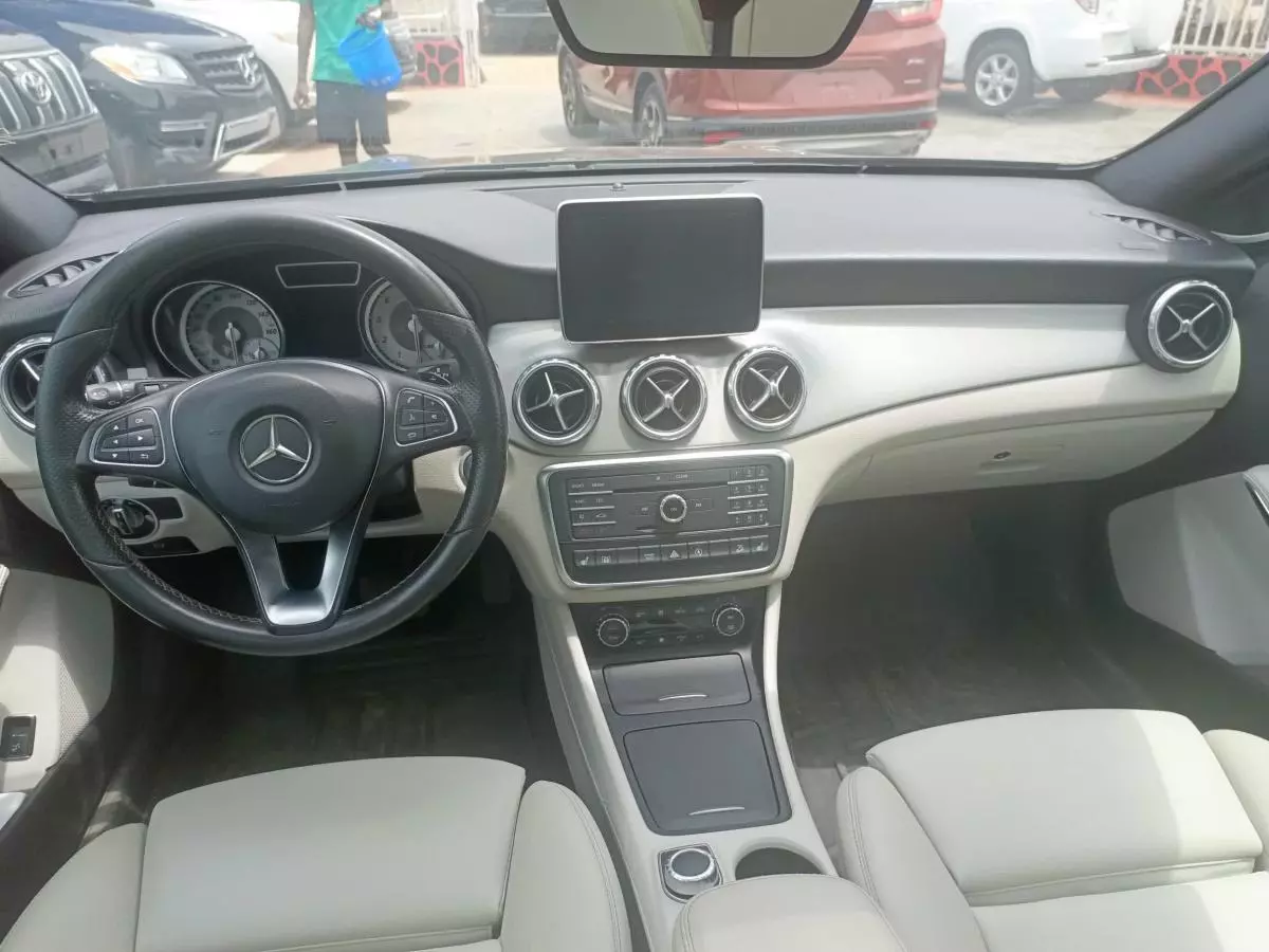 Mercedes-Benz GLA 250   - 2016