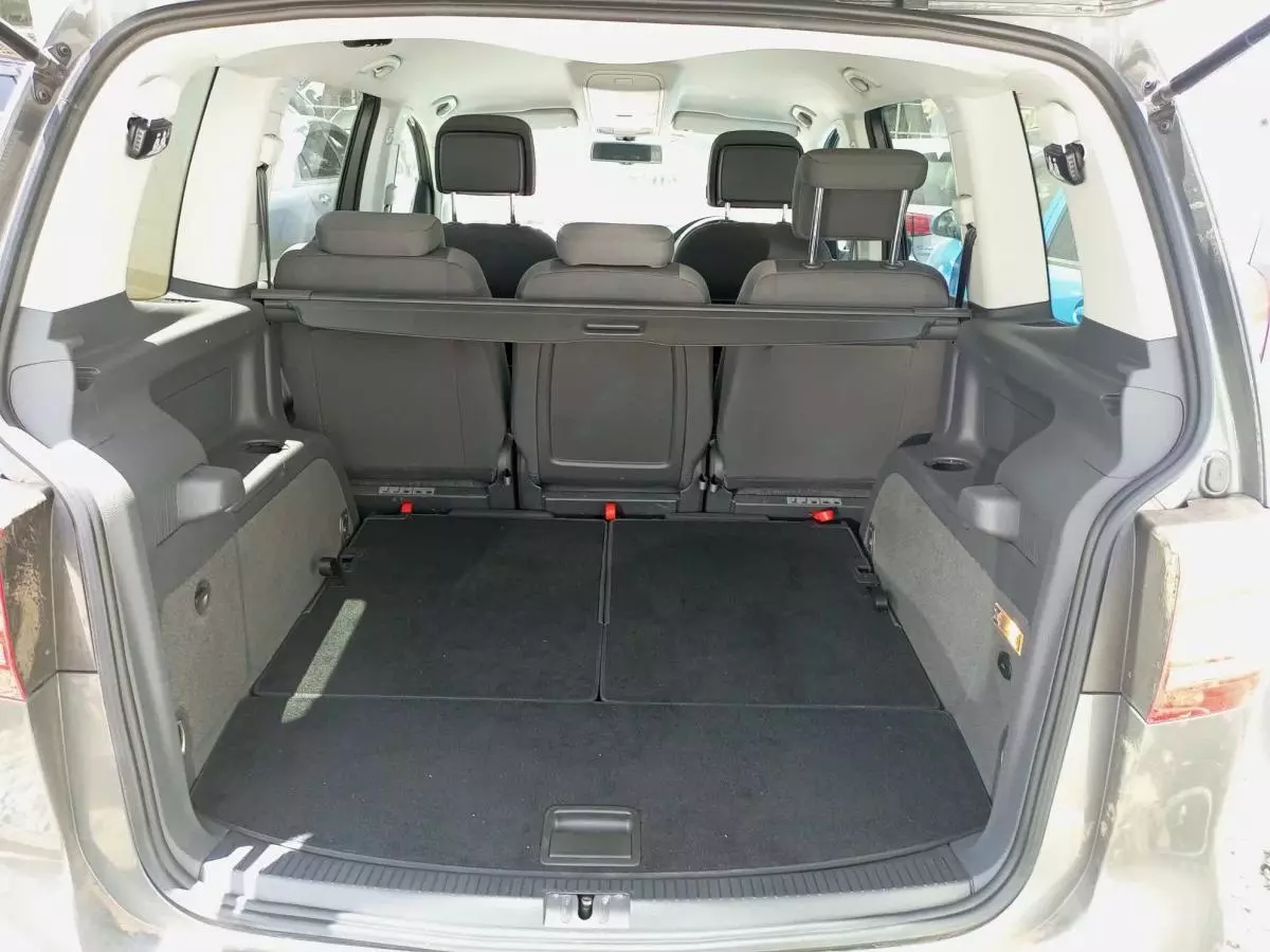 Volkswagen Touran - 2015