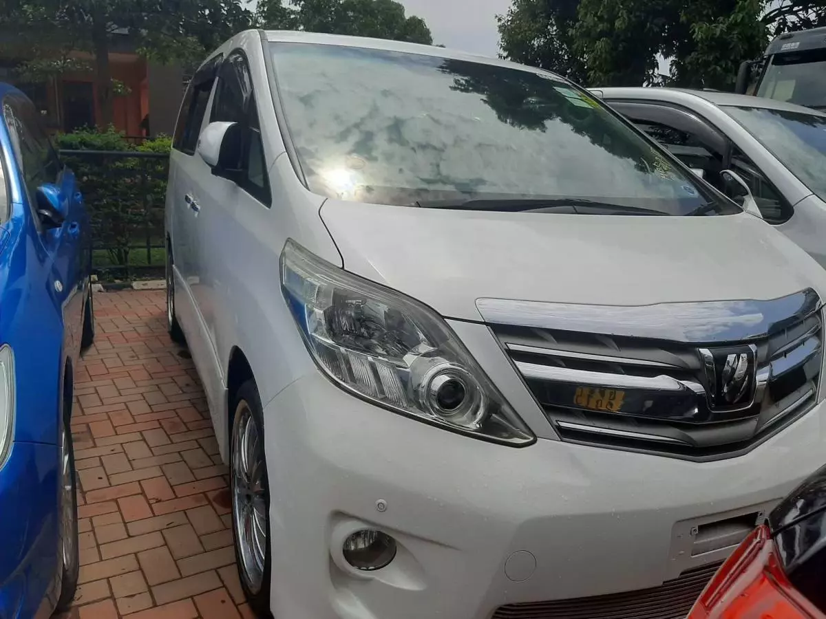 Toyota Alphard   - 2008