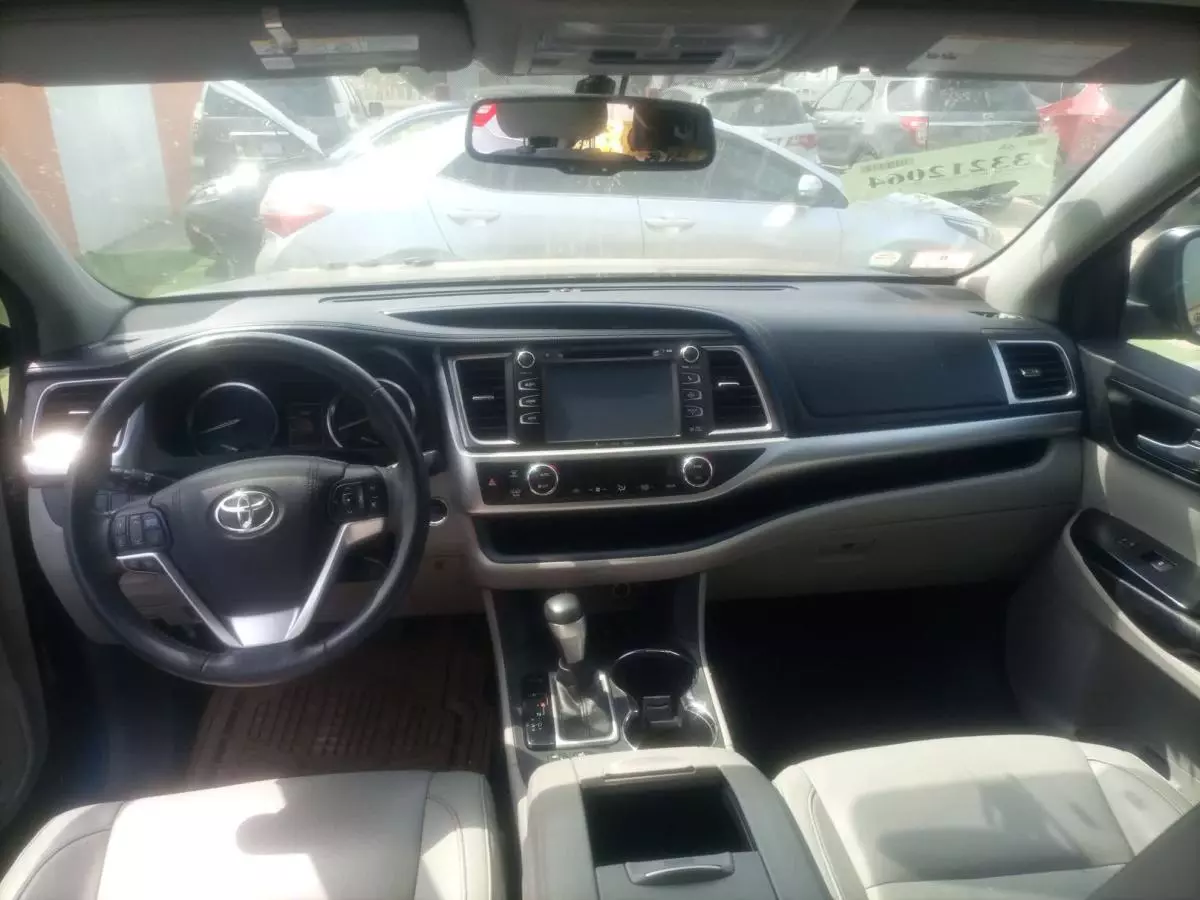 Toyota Highlander - 2016