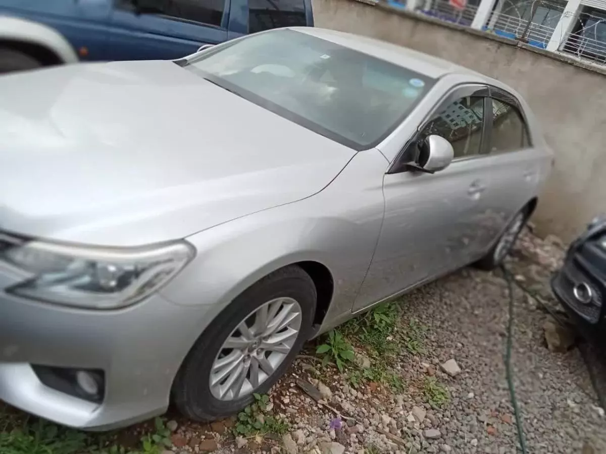 Toyota Mark X   - 2016