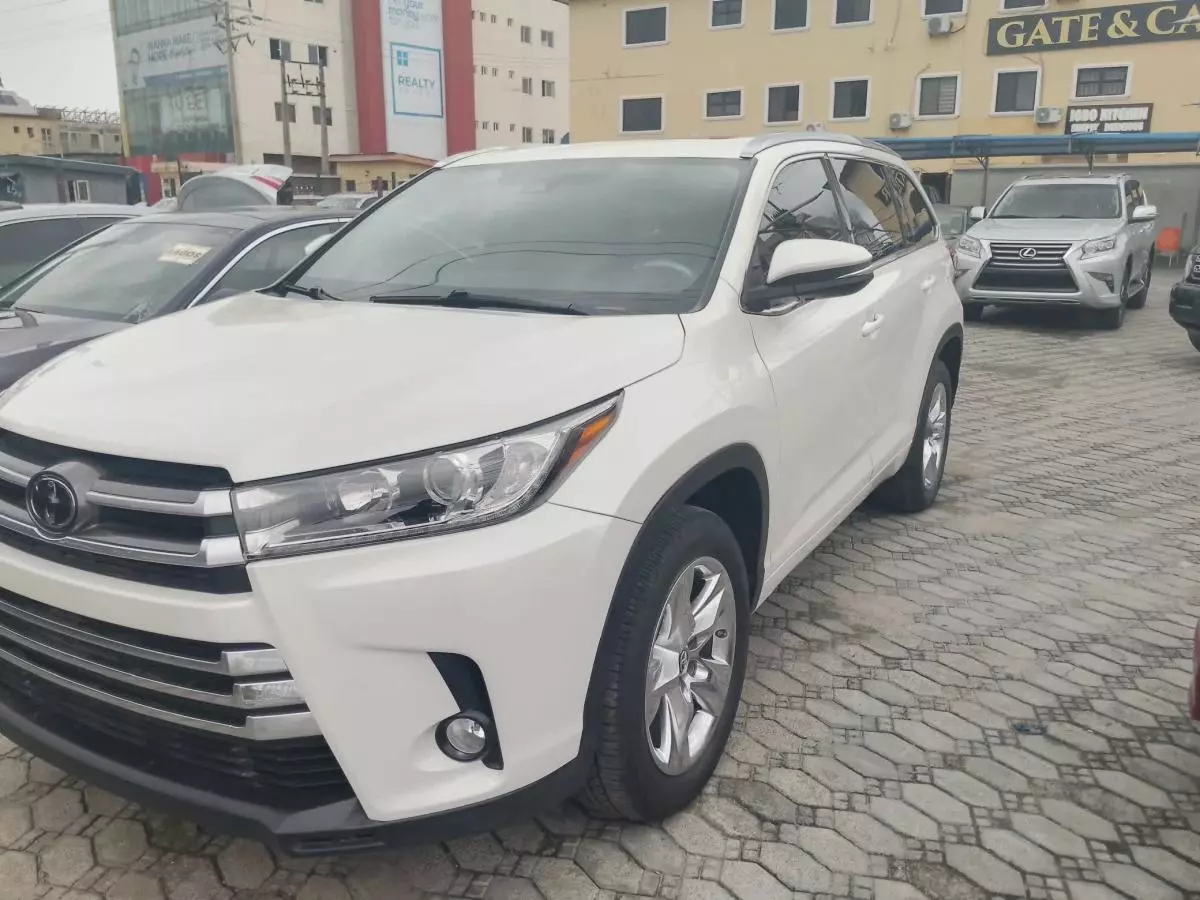 Toyota Highlander   - 2019